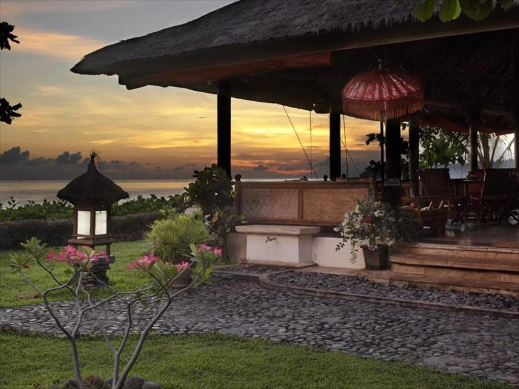 Gaia-Oasis Beach Resort Tejakula Exterior photo